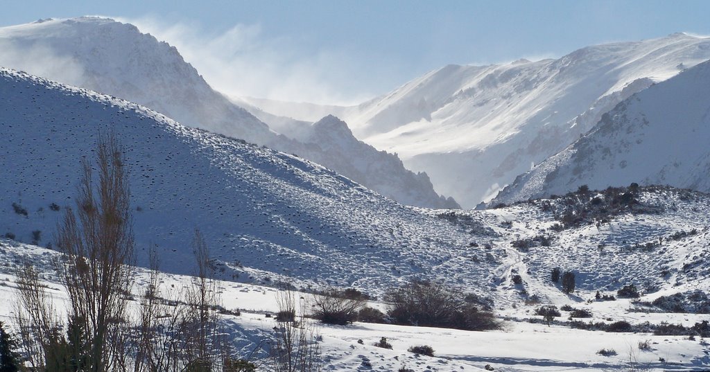 La HOYA desde Esquel by JORGE H. DIAZ