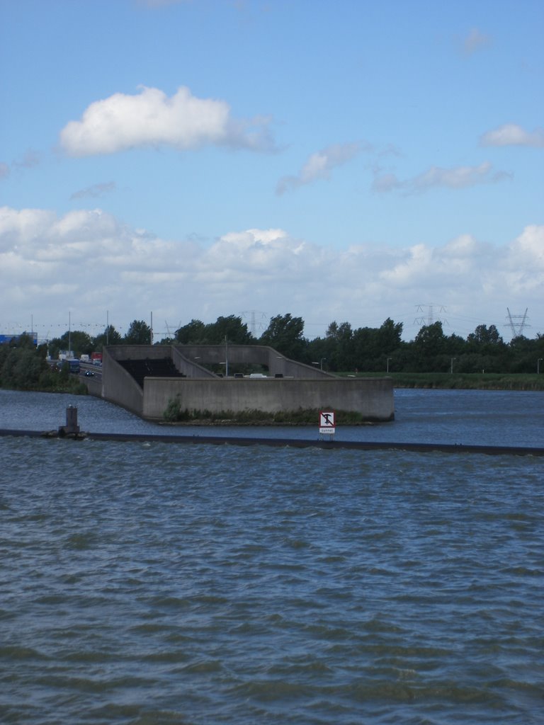 Zeeburgertunnel, Amsterdam, Netherlands by Marcel Klijnhout