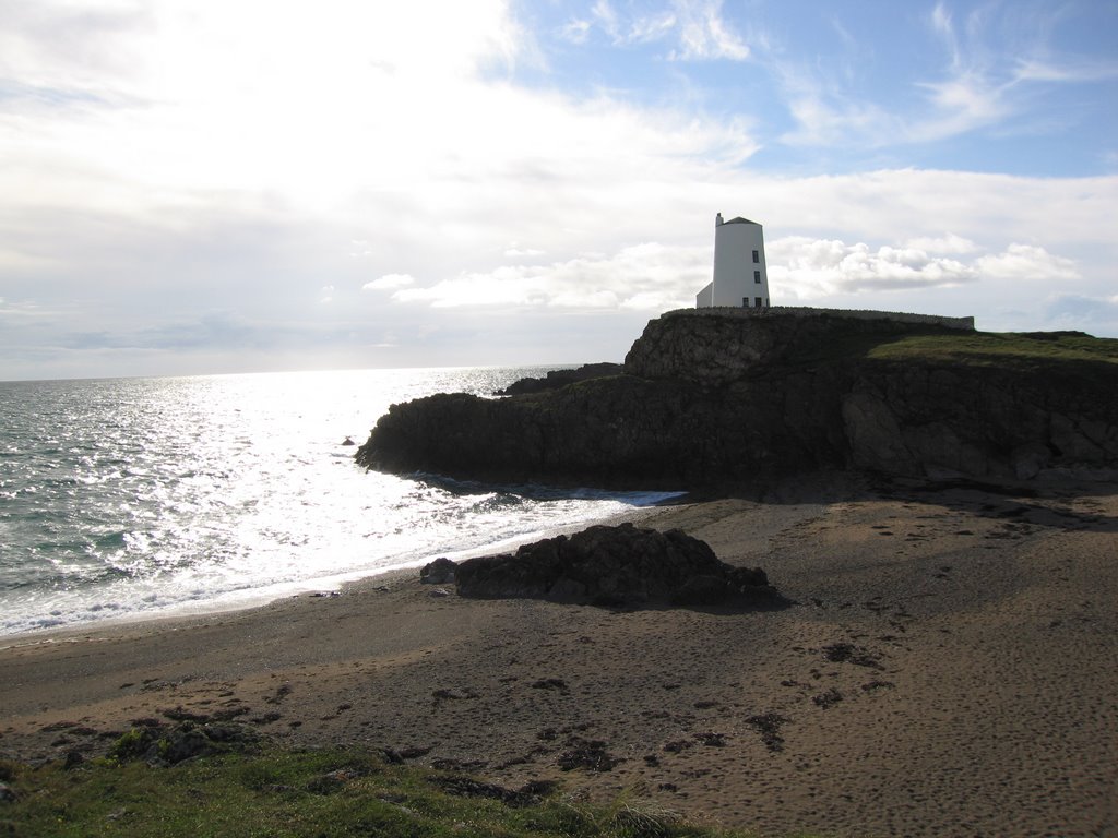 Old lighthouse, Llandwyn's Island by uk_cam