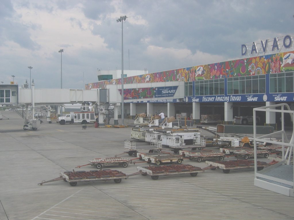 Davao international airport by Rex Lor