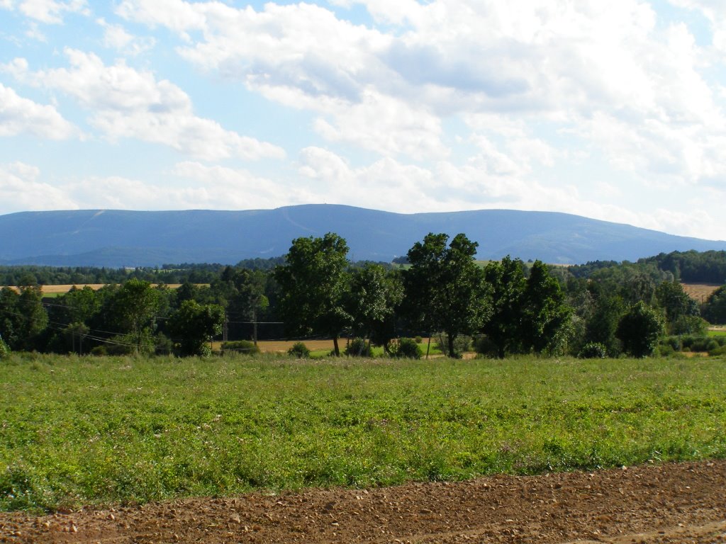 Stog Izerski (1109 m) from Zloty Potok by Dodge