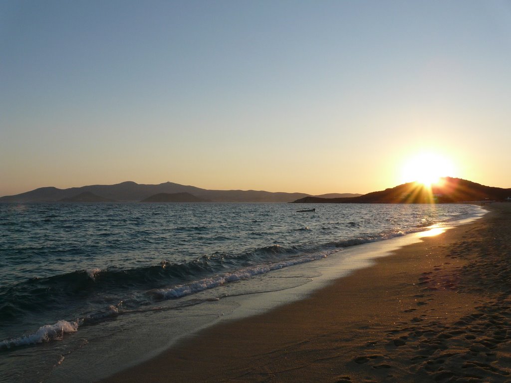 Sunset at the Bay of Agios Prokopios-Naxos - Ηλιοβασιλεμα πανω απο τη Ναξο και την Παρο by Stathis Xionidis