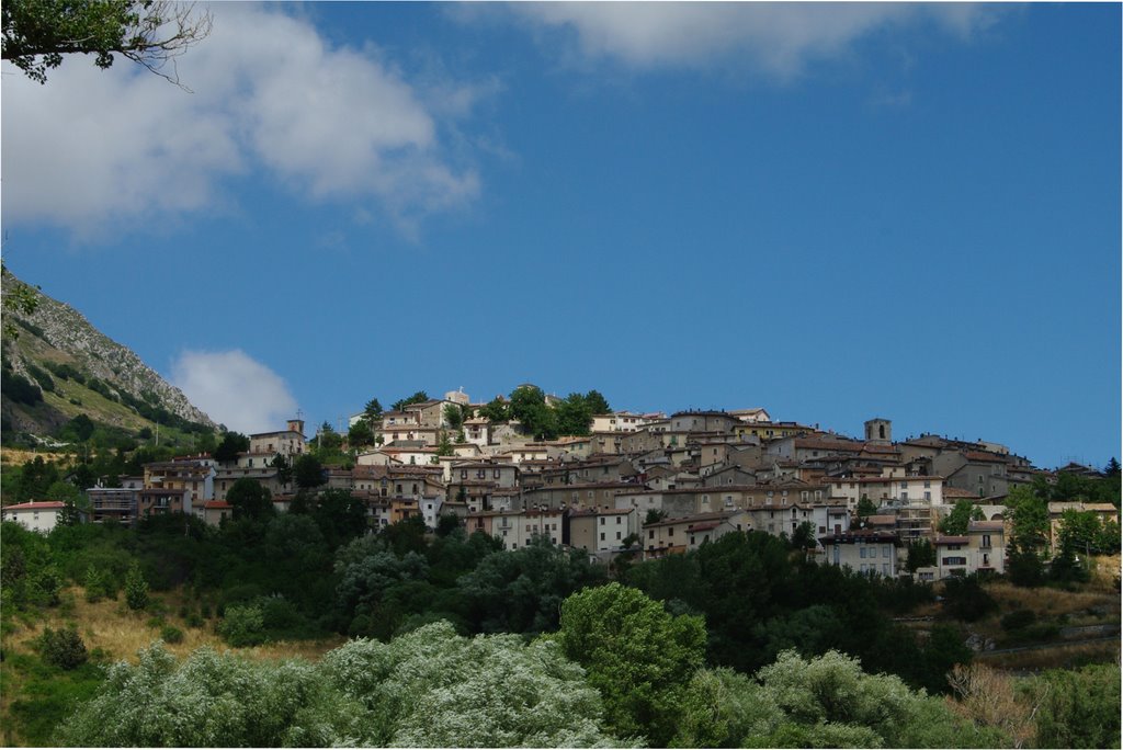 Rocca Di Cambio (Aquila) by Adalberto Vastano