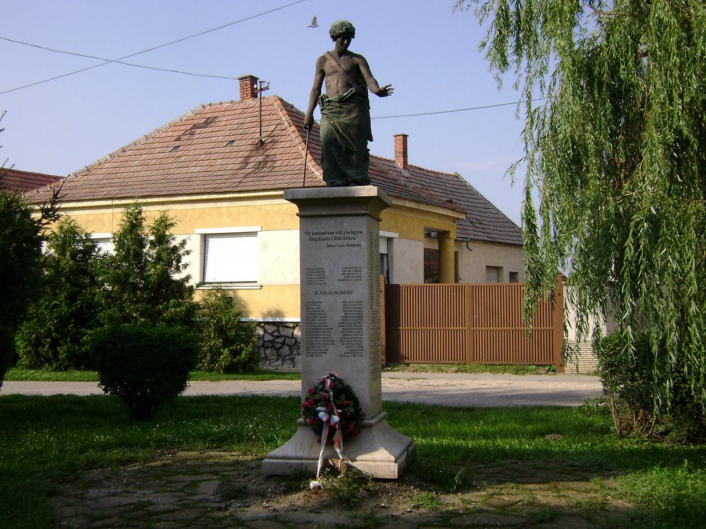 World War Memorial - Világháborús emlékmű, 27.July,2008 by PanoramioHungary