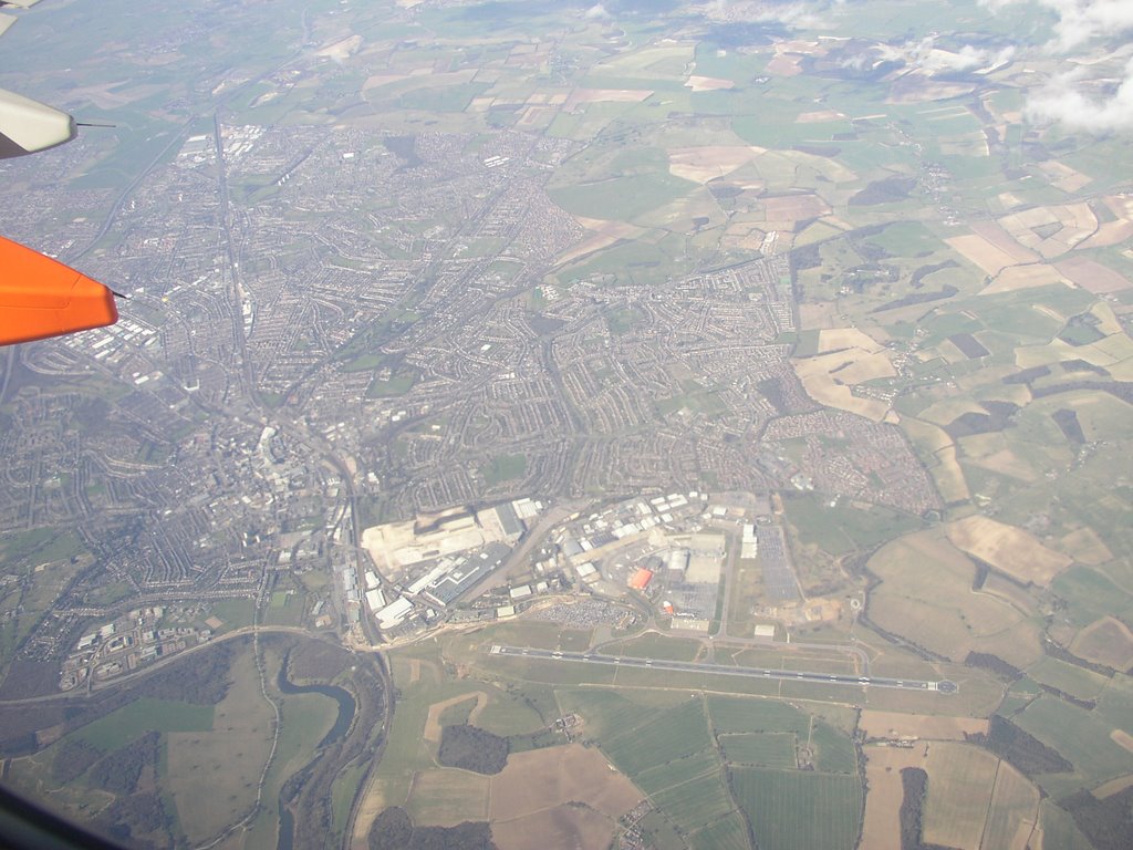 Aeropuerto de Luton desde el aire (18/3/07) by Vicedrex