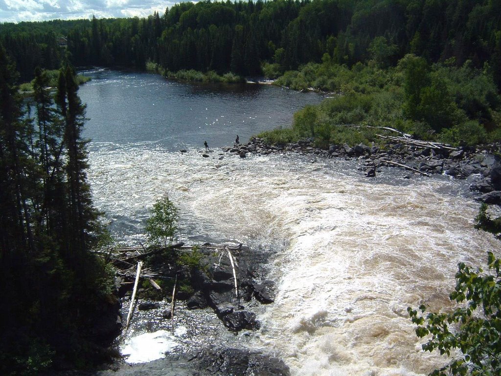 Chutes sur la rivière Alex, St-Ludger-de-Milot, Lac-St-Jean, Québec, Juillet 2004 by Christian Claveau