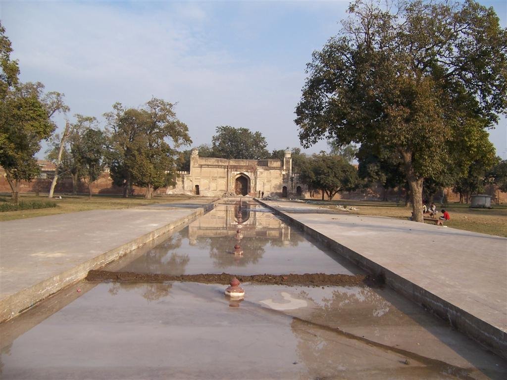 Lahore, Pakistan by navidjee