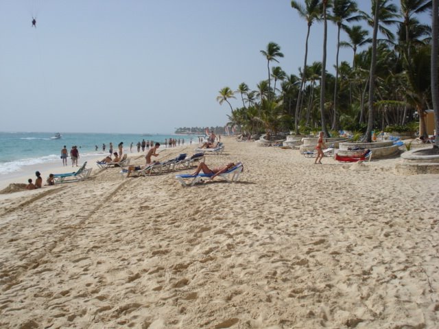 Plage de l'hôtel Riu, juillet 2008 by Zuchuat