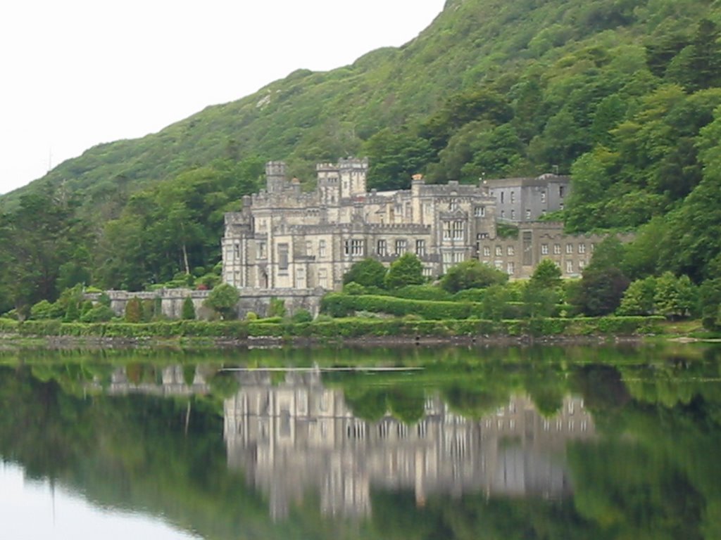 Kylemore Abbey by Mario Soriano