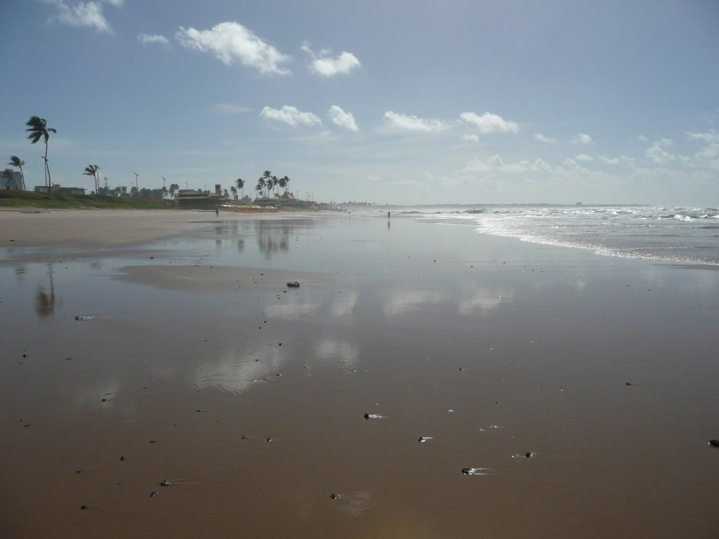 Praia de Pituaçu - Boca do Rio - Salvador - BA - BR by Paulo Targino Moreira Lima