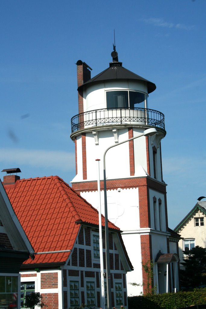 Lühe: Leuchtturm (Unterfeuer Mielstack) und Wohnhaus by picotuna