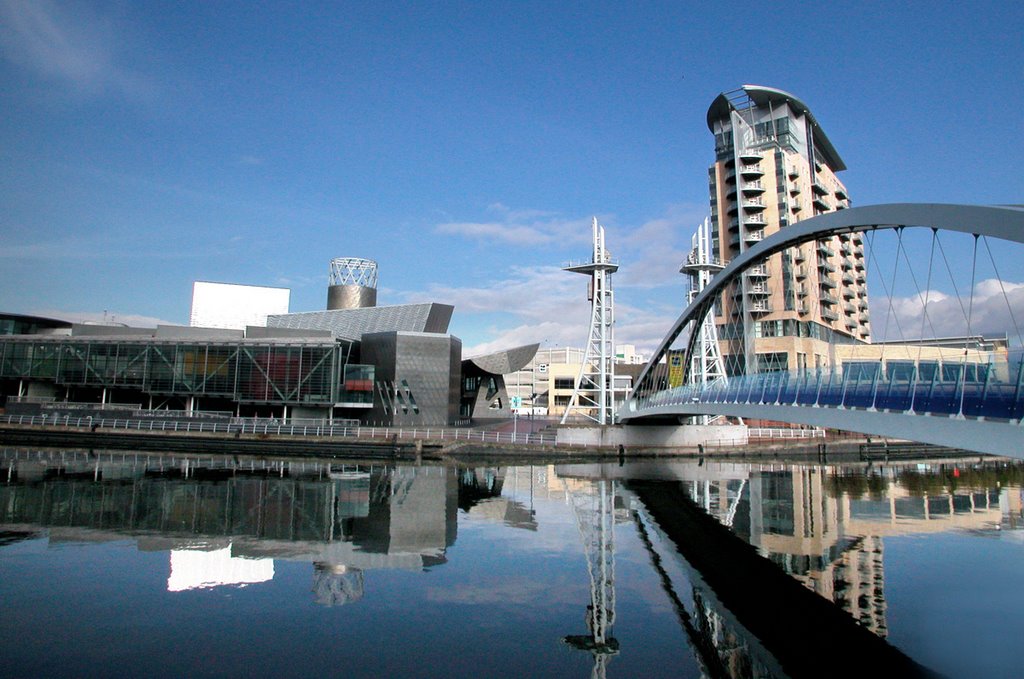 The Lowry Centre, Salford Quays by Geoff Spivey