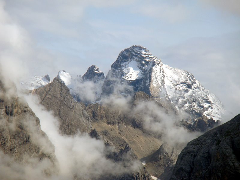 L'Antelao con la prima neve by Giuseppe Baldovin