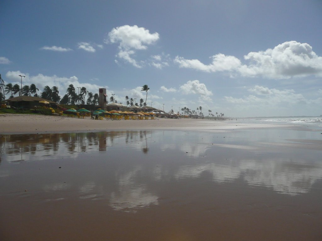 Praia de Pituaçu - Boca do Rio - Salvador - BA - BR by Paulo Targino Moreira Lima