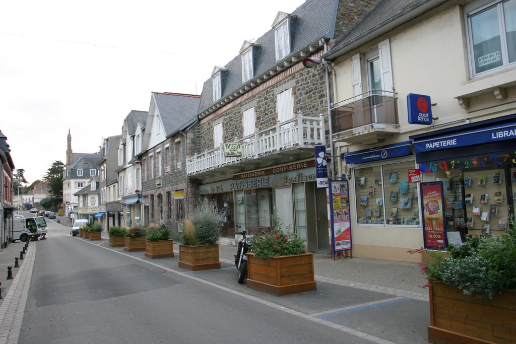 Rue de l'Amiral Charner à Pléneuf-Val-André by Query-Davy