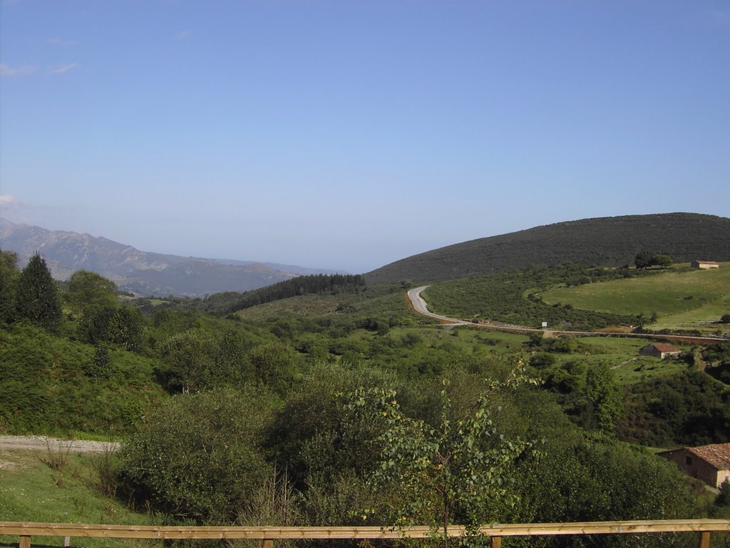 Carretera a la Cueva "El Soplao" - Cantabria by ©-Miguel A. Rodríguez Terán