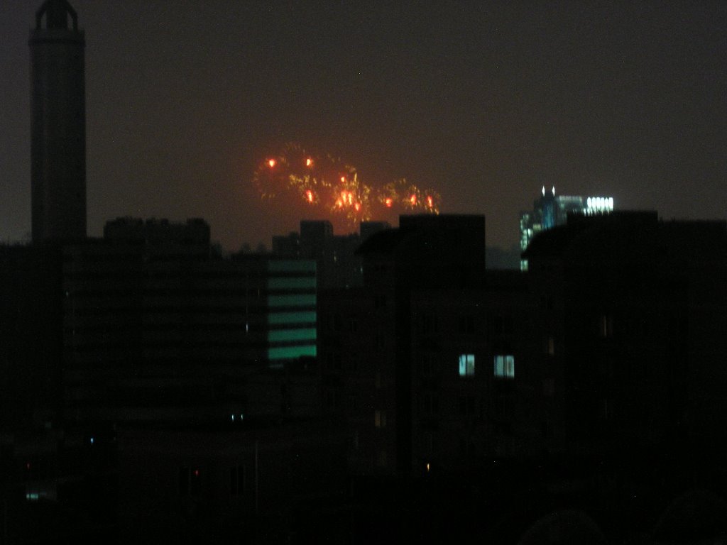 中关村东路夜看向东边儿5奥运烟花 - Night View West from Zhongguancun East Road 5 Olympic Fireworks by Samfu