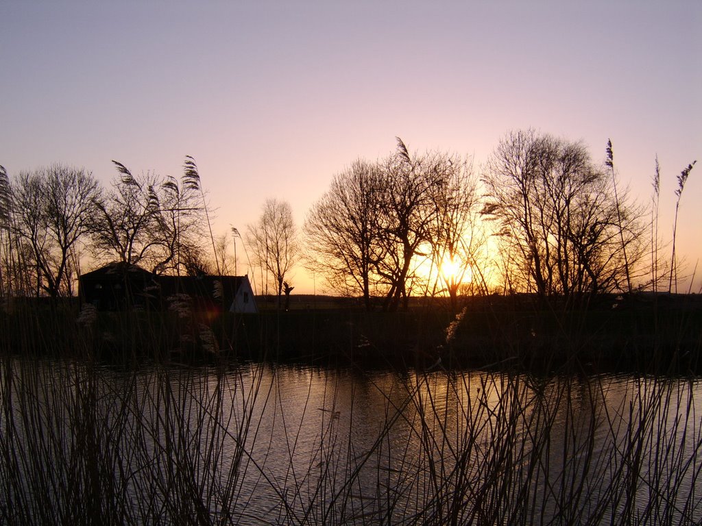 Zonsondergang boven de Purmer (2) by Paul Bootsman