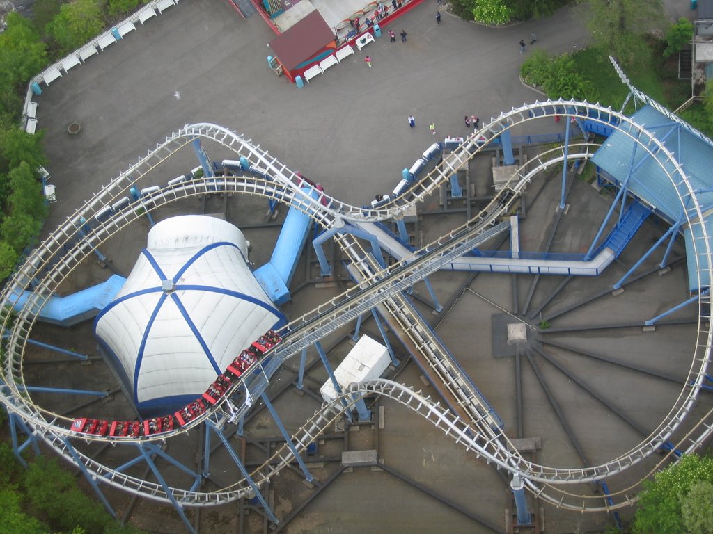 Särkänniemi, rollercoaster "Corkscrew" by Petri