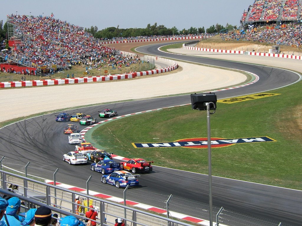 Salida Copa Porsche 06 (Mayo), primera curva desde Tribuna F by edmarz