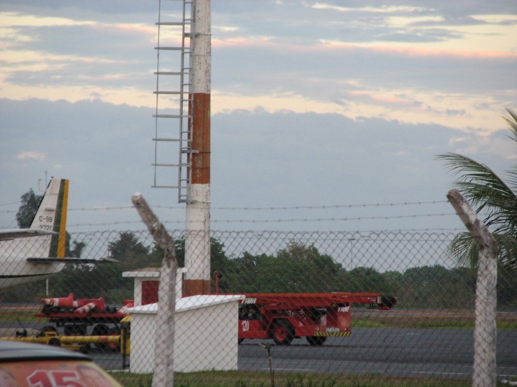 AEROPORTO DE IMPERATRIZ, PATIO INTERNO by LUCIO G. LOBO JÚNIOR