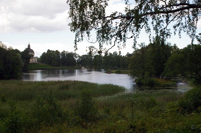 Вид на Нижний пруд и Японский флигель Большого дворца / View at Low pond and Japanese wing of the Big palace (28/07/2007) by Dmitry A. Shchukin