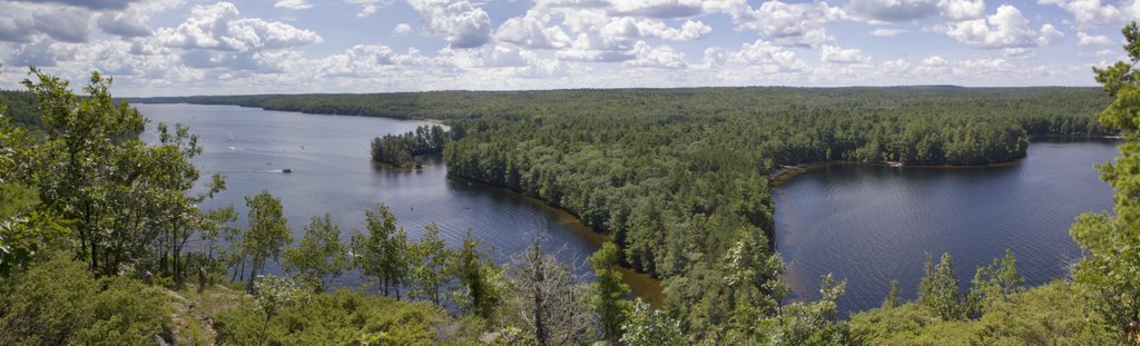 Mazinaw Lake @ Bon Echo Provincial Park by AaronJankowski