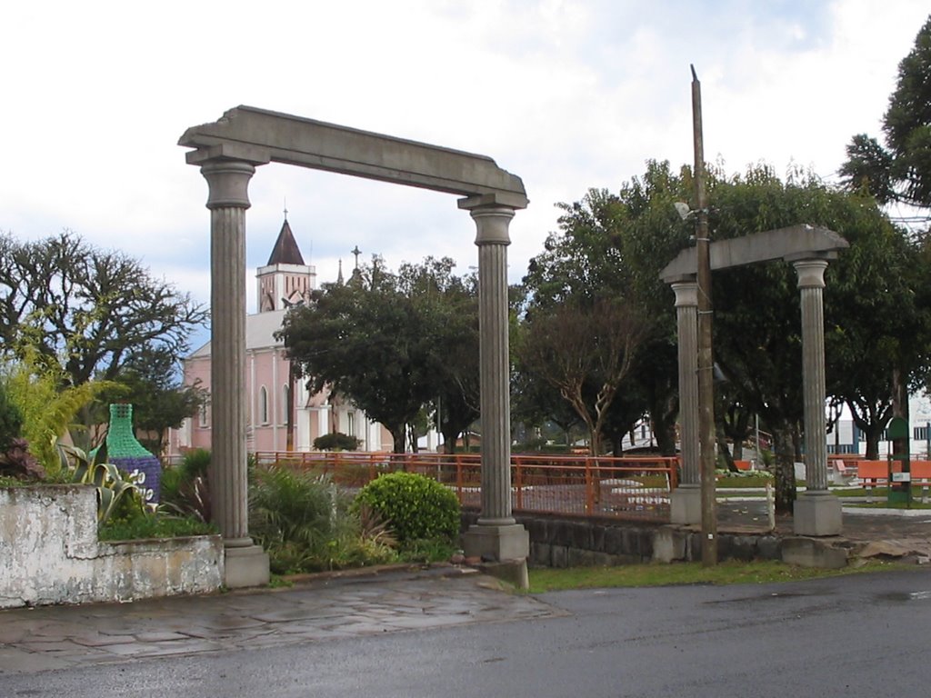 PRAÇA DO BAIRRO FORQUETA by ANELISE  KUNRATH