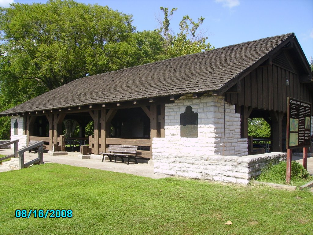 Shelter house at overlook by DaWaRa