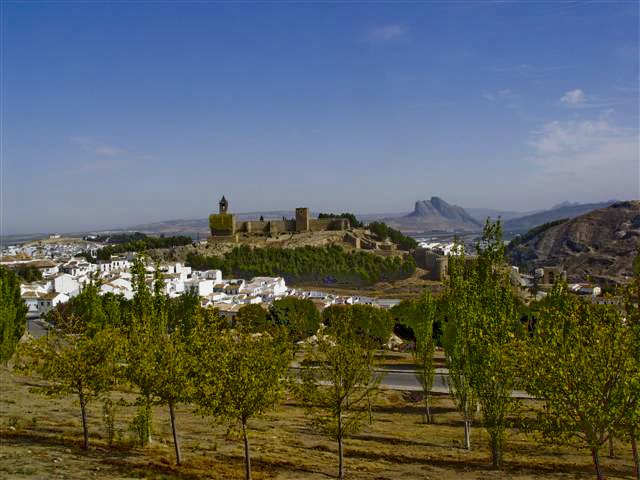 Castillo y peña de los enamorados. by © Jotaerre