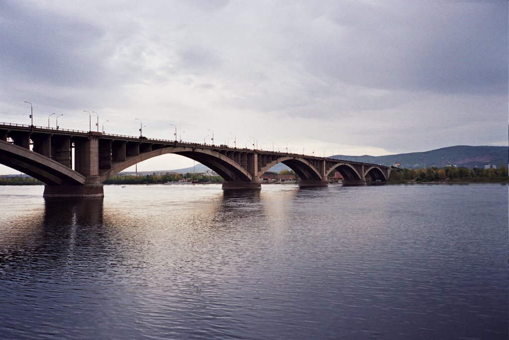 Kommunalny bridge over yenisei by qqric