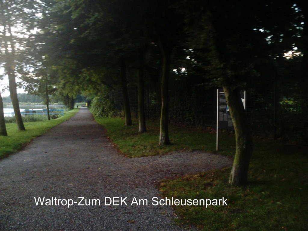 Waltrop-Zum DEK Am Schleusenpark by Udo Schoen