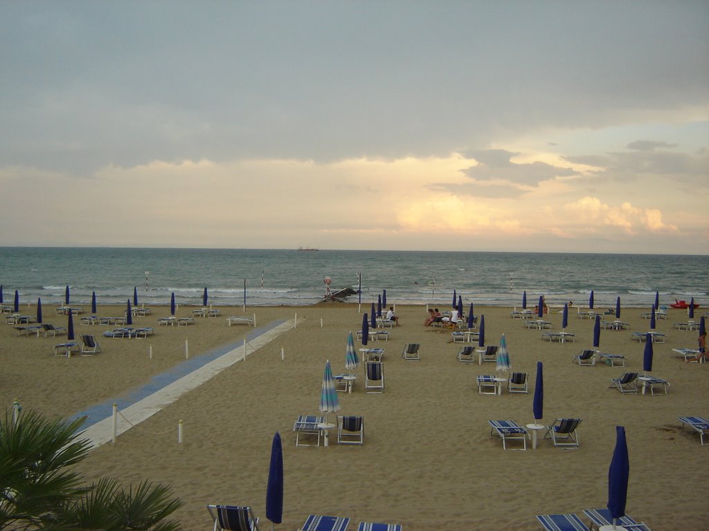 Lignano Riviera - Spiaggia al tramonto 1 by Denni Denni