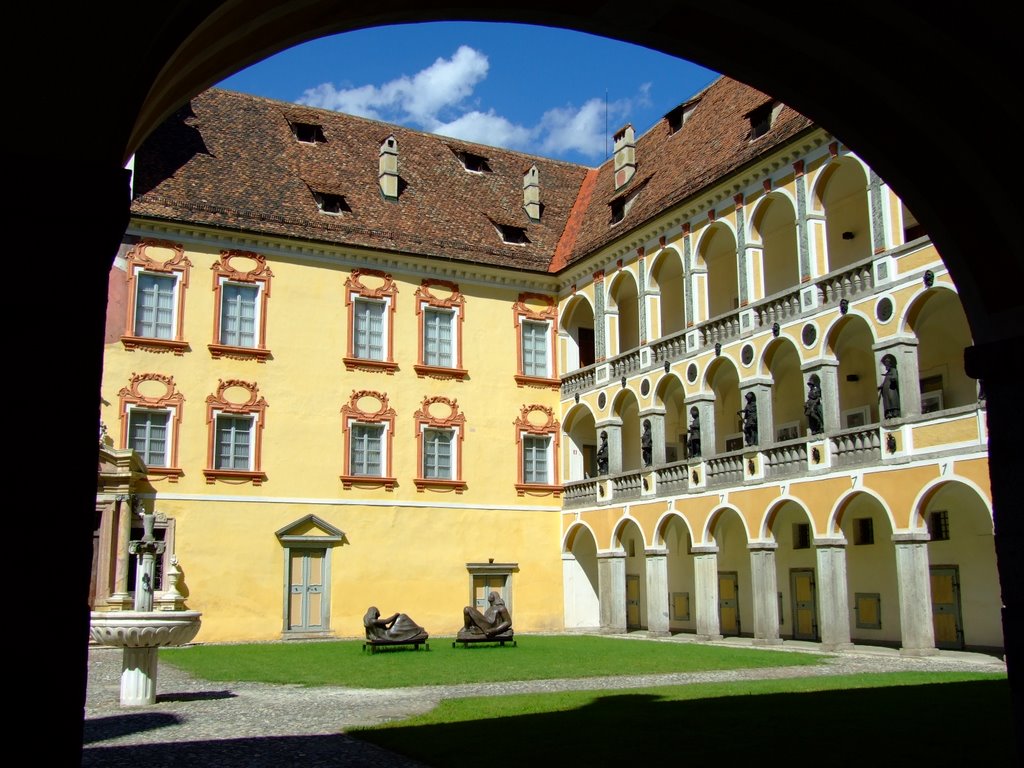 Palazzo dei vescovi a Brixen by Paolo P L