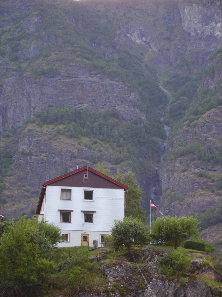 House in Flaam by resominator