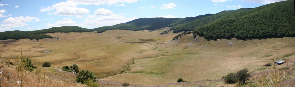 Altopiano del Voltigno - Panoramica da Nord by Pietro O.