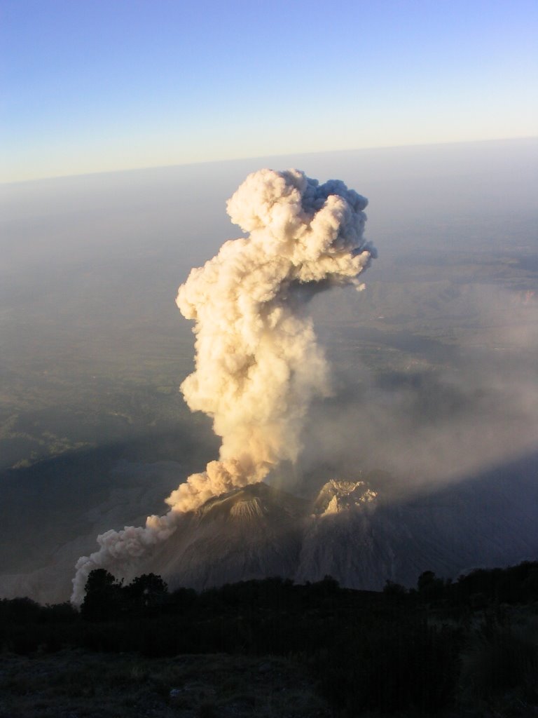 Volcan Santiaguito by Blagmiro