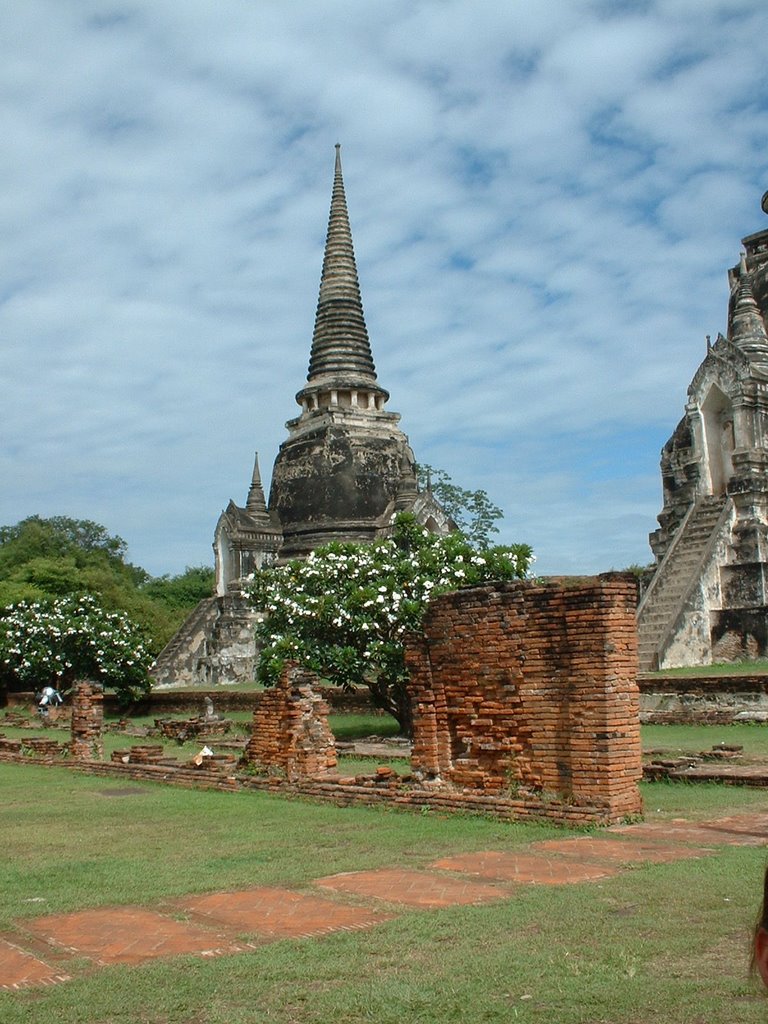 Phra nakhon si Ayutthaya by Spirouuu