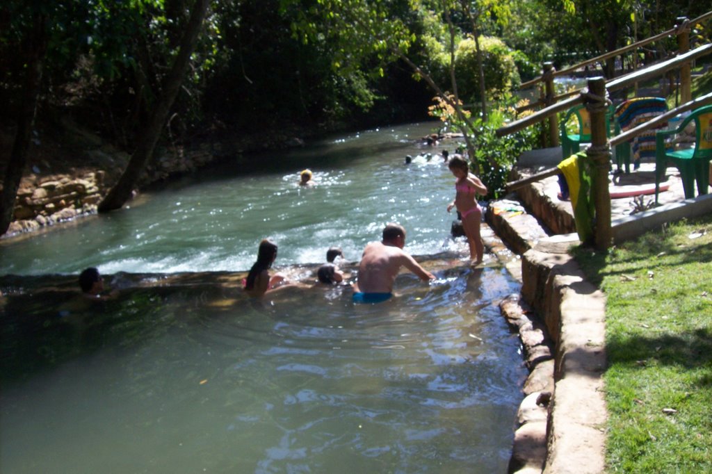 Agua quentinha , Rio Quente -GO by neide oliveira