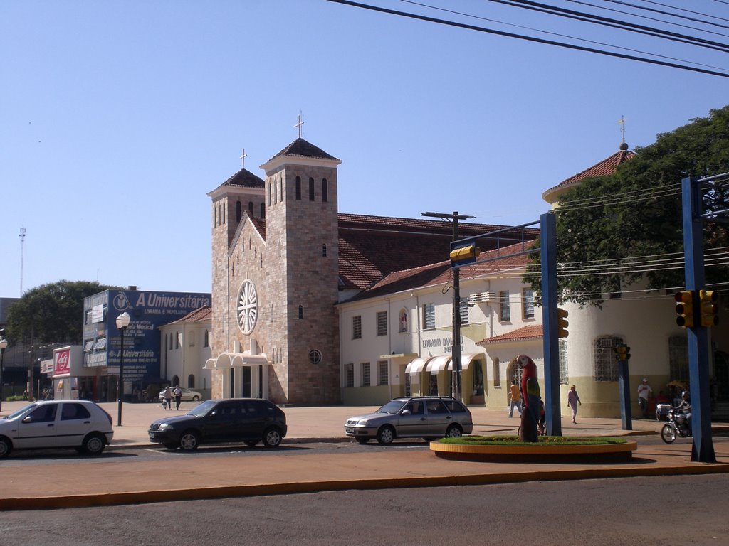 Catedral Imaculada Conceição, vista da Avenida Joaquim Teixeira Alves - Dourados - MS - Brazil by Paulo Yuji Takarada