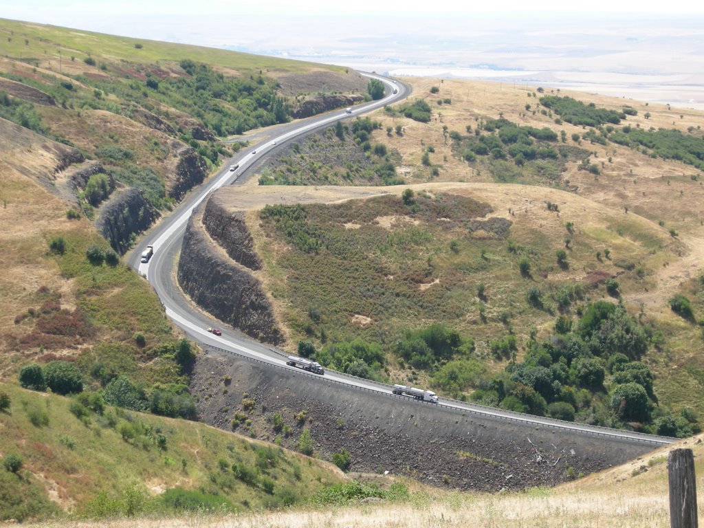 I-84 East of Pendleton by Wenshott