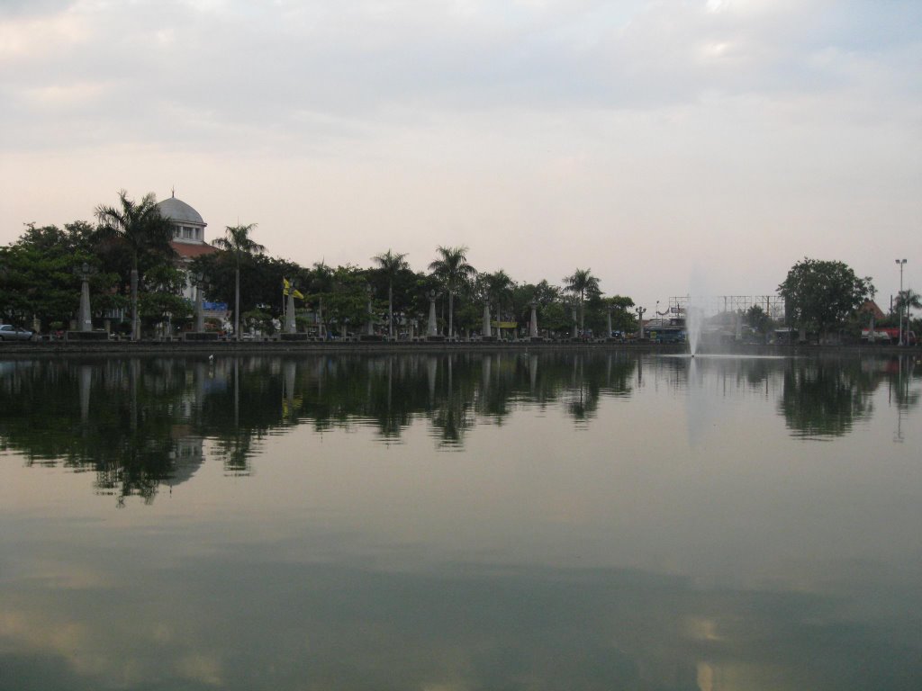 Semarang - flood reservoir .. July 2008 (Bayu Budiarso) by Bayu Budiarso