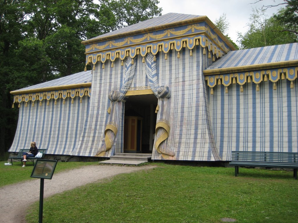 Guards tent Drottningholm by Maarten Wachter