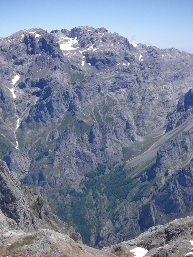 Palanca, Llambrión y Canal de Asotín desde la Bermeja by SantiSanti