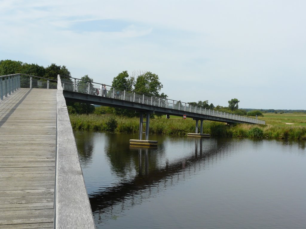 Neue Brücke an der Hamme by Annette Luehsen