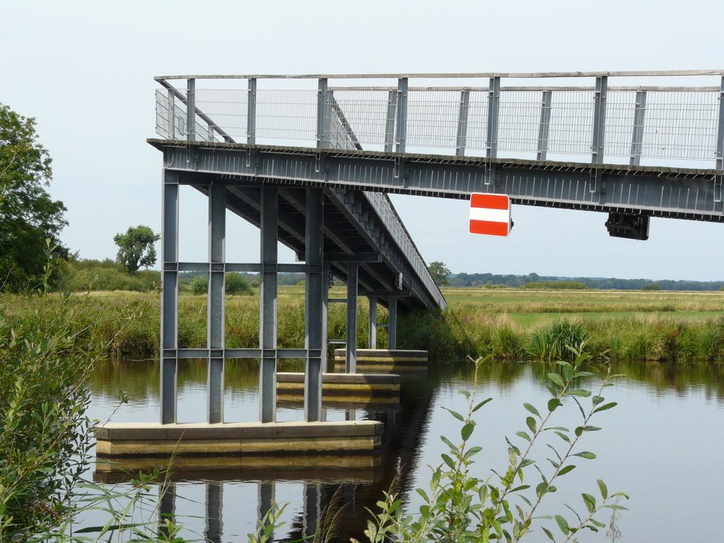 Neue Brücke an der Hamme by Annette Luehsen