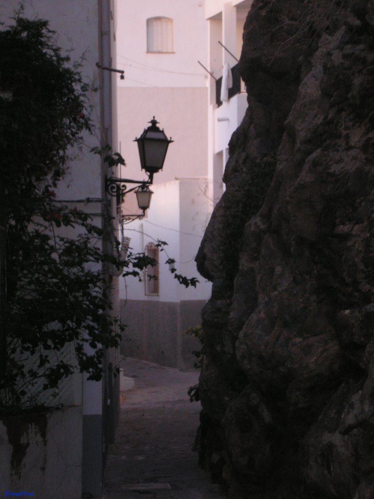 Calle de Mojacar by Eduardo Mallent Alga…