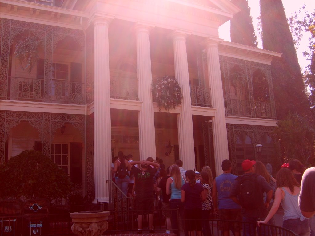 Haunted Mansion @ Disneyland by ncb - may 2008 by naaaatttteeee