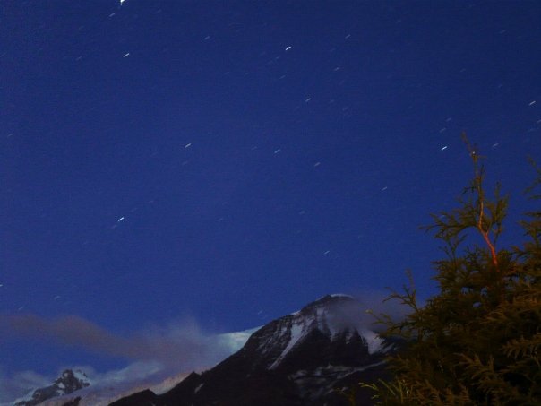 Le massif du mont blanc la nuit by cris02