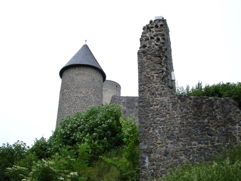 Nürburg castle by JoeRacer